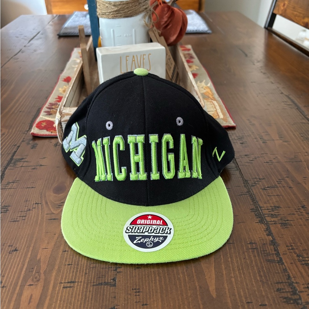 Zephyr Mens Michigan Snapback Hat - Black and Neon Green